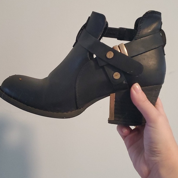 Boots - Picture 2 of 2